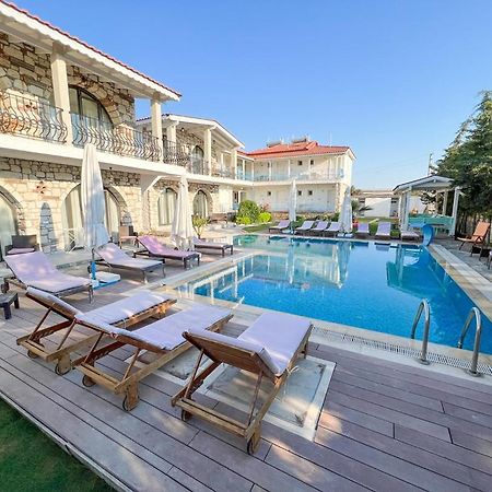Gonulhan Hotel Alacatı Bagian luar foto