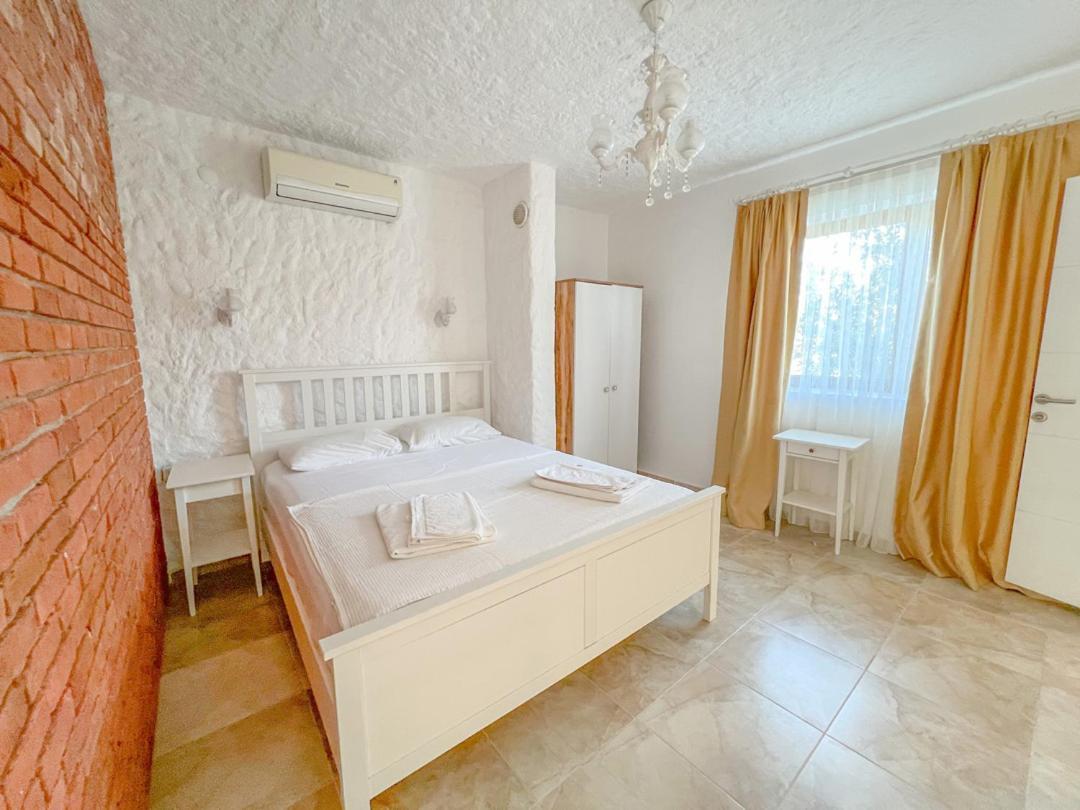 Gonulhan Hotel Alacatı Bagian luar foto