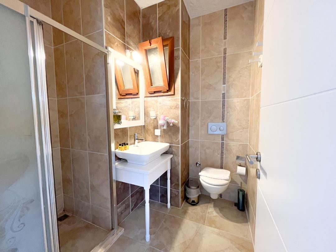 Gonulhan Hotel Alacatı Bagian luar foto